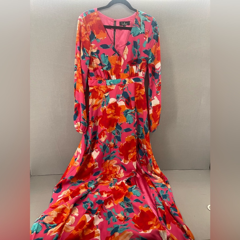 Lulu’s floral maxi dress size medium
